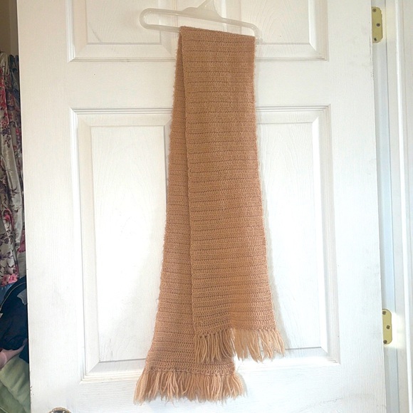 Peachy beige scarf - Picture 1 of 6